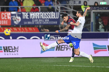 2024-03-09 - Santiago Castro (Bologna Fc) shooting on goal - BOLOGNA FC VS INTER - FC INTERNAZIONALE - ITALIAN SERIE A - SOCCER