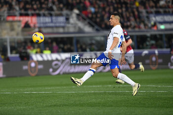 2024-03-09 - Alexis Sanchez (Fc Internazionale) shooting on goal - BOLOGNA FC VS INTER - FC INTERNAZIONALE - ITALIAN SERIE A - SOCCER