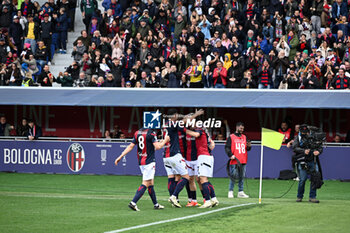 2024-04-01 - Alexis Saelemaekers (Bologna Fc) celebrated by his teammate after his goal - BOLOGNA FC VS US SALERNITANA - ITALIAN SERIE A - SOCCER