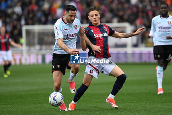2024-04-01 - kacper Urbanski (Bologna Fc) and Konstantinos manolas (Us Saelrnitana) in action - BOLOGNA FC VS US SALERNITANA - ITALIAN SERIE A - SOCCER