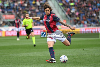 2024-04-01 - Riccardo Calafiori (Bologna Fc) shooting on goal - BOLOGNA FC VS US SALERNITANA - ITALIAN SERIE A - SOCCER