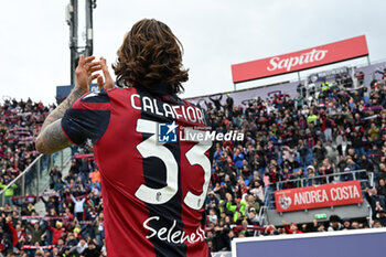 2024-04-01 - Riccardo Calafiori (Bologna Fc) greetings Bologna Fc supporters - BOLOGNA FC VS US SALERNITANA - ITALIAN SERIE A - SOCCER