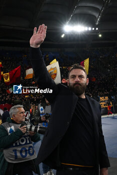 2024-01-20 - Daniele De Rossi of A.S. Roma during the 21th day of the Serie A Championship between A.S. Roma vs Hellas Verona F.C., 20 January, 2024 at the Olympic Stadium in Rome, Italy. - AS ROMA VS HELLAS VERONA FC - ITALIAN SERIE A - SOCCER