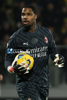 2024-02-03 - Mike Maignan of A.C. Milan during the 23th day of the Serie A Championship between Frosinone Calcio vs A.C. Milan, 3 February 2024 at the Benito Stirpe Stadium, Frosinone, Italy. - FROSINONE CALCIO VS AC MILAN - ITALIAN SERIE A - SOCCER