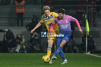 2024-02-03 - Marco Brescianini of Frosinone Calcio and Christian Pulisic of A.C. Milan during the 23th day of the Serie A Championship between Frosinone Calcio vs A.C. Milan, 3 February 2024 at the Benito Stirpe Stadium, Frosinone, Italy. - FROSINONE CALCIO VS AC MILAN - ITALIAN SERIE A - SOCCER