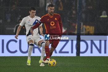 2024-02-10 - Benjamin Pavard of F.C. Inter and Lorenzo Pellegrini of A.S. Roma during the 24th day of the Serie A Championship between A.S. Roma vs F.C. Inter, 10 February, 2024 at the Olympic Stadium in Rome, Italy. - AS ROMA VS INTER - FC INTERNAZIONALE - ITALIAN SERIE A - SOCCER