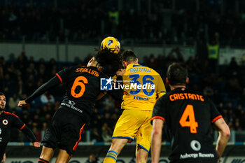 2024-02-18 - Chris Smalling of A.S. Roma and Luca Mazzitelli of Frosinone Calcio - FROSINONE CALCIO VS AS ROMA - ITALIAN SERIE A - SOCCER