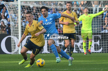 2024-02-17 - Albert Guomundsson competes for the ball with Giovanni Simeone of SSC Napoli during Serie A Match between SSC Napoli vs Genoa CFC at Diego Armando Maradona Stadium - SSC NAPOLI VS GENOA CFC - ITALIAN SERIE A - SOCCER