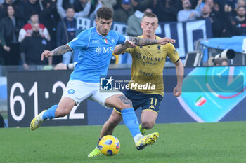 2024-02-17 - Giovanni Di Lorenzo of SSC Napoli competes for the ball with Albert Guomundsson during Serie A Match between SSC Napoli vs Genoa CFC at Diego Armando Maradona Stadium - SSC NAPOLI VS GENOA CFC - ITALIAN SERIE A - SOCCER