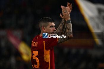 2024-02-26 - Gianluca Mancini of A.S. Roma greets the fans during the 26th day of the Serie A Championship between A.S. Roma vs Torino F.C., 26 February, 2024 at the Olympic Stadium in Rome, Italy. - AS ROMA VS TORINO FC - ITALIAN SERIE A - SOCCER
