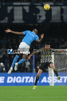 2024-03-03 - Victor Osimen of SSC Napoli competes for the ball with Carlos Alcaraz of Juventus FC during the Serie A Match between SSC Napoli vs Juventus FC at Diego Armando Maradona Stadium - SSC NAPOLI VS JUVENTUS FC - ITALIAN SERIE A - SOCCER