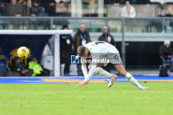 2024-03-03 - domenico berardi (sassuolo) gets injured - HELLAS VERONA FC VS US SASSUOLO - ITALIAN SERIE A - SOCCER