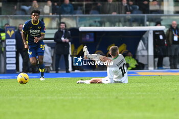 2024-03-03 - domenico berardi (sassuolo) injured - HELLAS VERONA FC VS US SASSUOLO - ITALIAN SERIE A - SOCCER