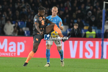 2024-03-08 - Duvan Zapata of Torino FC competes for the ball with Leo Ostigard of SSC Napoli during Serie A Match between SSC Napoli vs Torino FC at Diego Armando Maradona Stadium - SSC NAPOLI VS TORINO FC - ITALIAN SERIE A - SOCCER