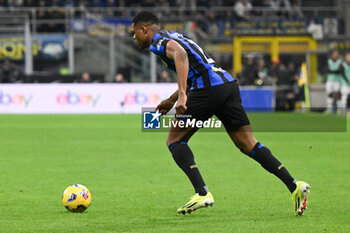 2024-03-17 - Denzel Dumfries of FC Inter during the Italian Serie A football match between Inter FC Internazionale and SSC Napoli on 17 of March 2024 at Giuseppe Meazza San Siro Siro stadium in Milan, Italy. Photo Tiziano Ballabio - INTER - FC INTERNAZIONALE VS SSC NAPOLI - ITALIAN SERIE A - SOCCER