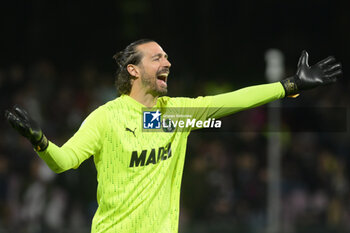 2024-04-05 - Andrea Consigli of U.S. Sassuolo gestures during Serie A between US Salernitana 1919 vs US Sassuolo at Arechi Stadium - US SALERNITANA VS US SASSUOLO - ITALIAN SERIE A - SOCCER