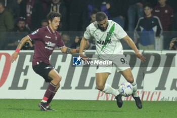 2024-04-05 - Gregoire Defrel of U.S. Sassuolo competes for the ball with Jerome Boateng of US Salernitana 1919 during Serie A between US Salernitana 1919 vs US Sassuolo at Arechi Stadium - US SALERNITANA VS US SASSUOLO - ITALIAN SERIE A - SOCCER