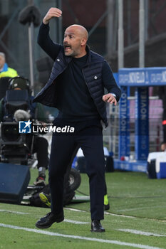 2024-04-21 - Vincenzo Italiano coach of ACF Fiorentina gestures during the Serie A Match Between US Salernitana 1919 vs AC at Arechi Stadium - US SALERNITANA VS ACF FIORENTINA - ITALIAN SERIE A - SOCCER