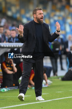 2024-04-28 - Daniele De Rossi coach of AS Roma gestures during the Serie A Match between SSC Napoli vs AS Roma at Diego Armando Maradona Stadium - SSC NAPOLI VS AS ROMA - ITALIAN SERIE A - SOCCER