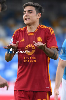 2024-04-28 - Paulo Dybala of AS Roma gestures during the Serie A Match between SSC Napoli vs AS Roma at Diego Armando Maradona Stadium - SSC NAPOLI VS AS ROMA - ITALIAN SERIE A - SOCCER