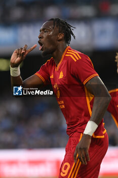 2024-04-28 - Tammy Abraham of AS Roma celebrates after scoring goal during the Serie A Match between SSC Napoli vs AS Roma at Diego Armando Maradona Stadium - SSC NAPOLI VS AS ROMA - ITALIAN SERIE A - SOCCER