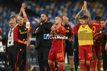 2024-04-28 - the Roma players at the end of the match during the Serie A Match between SSC Napoli vs AS Roma at Diego Armando Maradona Stadium - SSC NAPOLI VS AS ROMA - ITALIAN SERIE A - SOCCER
