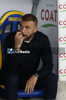 2024-09-20 - Paolo Zanetti Head Coach of Hellas Verona FC during Hellas Verona FC vs Torino FC , 5° Serie A Enilive 2024-25 game at Marcantonio Bentegodi Stadium in Verona (VR), Italy, on September 20, 2024. - HELLAS VERONA FC VS TORINO FC - ITALIAN SERIE A - SOCCER