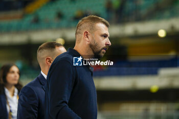 2024-09-20 - Paolo Zanetti Head Coach of Hellas Verona FC during Hellas Verona FC vs Torino FC , 5° Serie A Enilive 2024-25 game at Marcantonio Bentegodi Stadium in Verona (VR), Italy, on September 20, 2024. - HELLAS VERONA FC VS TORINO FC - ITALIAN SERIE A - SOCCER