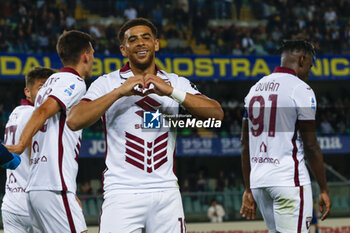 2024-09-20 - Ché Adams of Torino FC celebrates after scoring during Hellas Verona FC vs Torino FC , 5° Serie A Enilive 2024-25 game at Marcantonio Bentegodi Stadium in Verona (VR), Italy, on September 20, 2024. - HELLAS VERONA FC VS TORINO FC - ITALIAN SERIE A - SOCCER