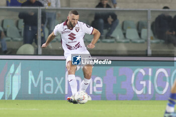 2024-09-20 - Sebastian Walukiewicz of Torino FC play the ball during Hellas Verona FC vs Torino FC , 5° Serie A Enilive 2024-25 game at Marcantonio Bentegodi Stadium in Verona (VR), Italy, on September 20, 2024. - HELLAS VERONA FC VS TORINO FC - ITALIAN SERIE A - SOCCER