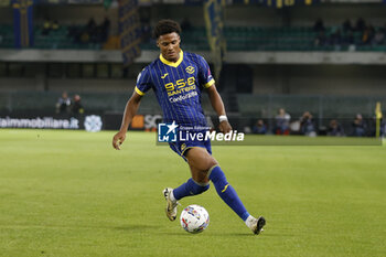 2024-09-20 - Amin Sarr of Hellas Verona FC play the ball during Hellas Verona FC vs Torino FC , 5° Serie A Enilive 2024-25 game at Marcantonio Bentegodi Stadium in Verona (VR), Italy, on September 20, 2024. - HELLAS VERONA FC VS TORINO FC - ITALIAN SERIE A - SOCCER