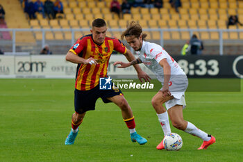 2024-10-20 - Andrea Colpani of Fiorentina in action against Nikola Krstovic of US Lecce - US LECCE VS ACF FIORENTINA - ITALIAN SERIE A - SOCCER