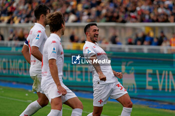 2024-10-20 - Danilo Cataldi of Fiorentina celebrates after scoring a goal with teammates - US LECCE VS ACF FIORENTINA - ITALIAN SERIE A - SOCCER