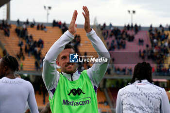 2024-10-20 - Cristiano Biraghi of Fiorentina greet the fans - US LECCE VS ACF FIORENTINA - ITALIAN SERIE A - SOCCER