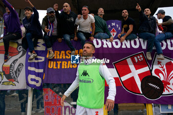 2024-10-20 - Cristiano Biraghi of Fiorentina greet the fans - US LECCE VS ACF FIORENTINA - ITALIAN SERIE A - SOCCER