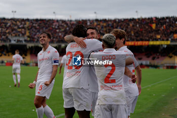 2024-10-20 - Danilo Cataldi of Fiorentina celebrates after scoring a goal with teammates - US LECCE VS ACF FIORENTINA - ITALIAN SERIE A - SOCCER