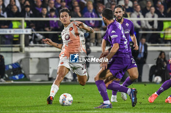 2024-10-27 - Paulo Dybala (Roma) hampered by Danilo Cataldi (Fiorentina) - ACF FIORENTINA VS AS ROMA - ITALIAN SERIE A - SOCCER