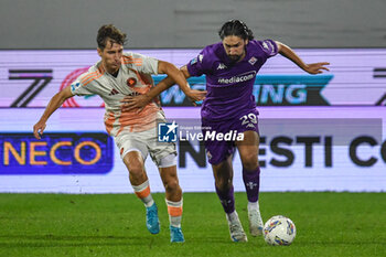 2024-10-27 - Yacine Adli (Fiorentina) hampered by Tommaso Baldanzi (Roma) - ACF FIORENTINA VS AS ROMA - ITALIAN SERIE A - SOCCER