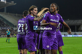 2024-10-27 - Chrisian Kouame' (Fiorentina) celebrates with teammates after scoring the 5-1 goal - ACF FIORENTINA VS AS ROMA - ITALIAN SERIE A - SOCCER