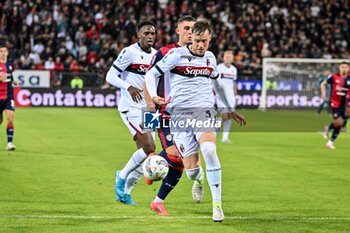 2024-10-29 - Sam Beukema of Bologna FC - CAGLIARI CALCIO VS BOLOGNA FC - ITALIAN SERIE A - SOCCER