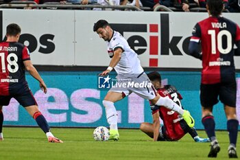 2024-10-29 - Ricardo Orsolini of Bologna FC - CAGLIARI CALCIO VS BOLOGNA FC - ITALIAN SERIE A - SOCCER