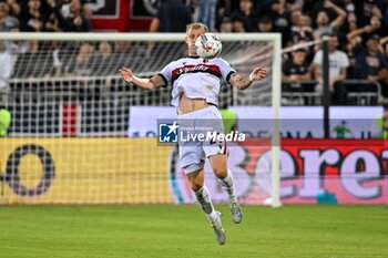 2024-10-29 - Jens Odgaard of Bologna FC - CAGLIARI CALCIO VS BOLOGNA FC - ITALIAN SERIE A - SOCCER