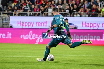 2024-10-29 - Simone Scuffet of Cagliari Calcio - CAGLIARI CALCIO VS BOLOGNA FC - ITALIAN SERIE A - SOCCER