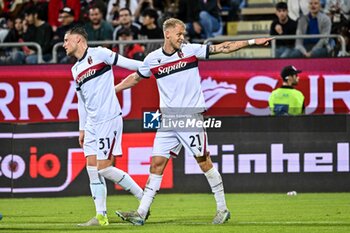 2024-10-29 - Jens Odgaard of Bologna FC, Esultanza, Joy After scoring goal, - CAGLIARI CALCIO VS BOLOGNA FC - ITALIAN SERIE A - SOCCER