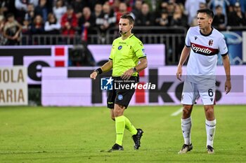 2024-10-29 - Francesco Fourneau, Arbitro Referee - CAGLIARI CALCIO VS BOLOGNA FC - ITALIAN SERIE A - SOCCER