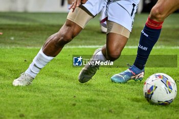 2024-10-29 - Pallone, Scarpe - CAGLIARI CALCIO VS BOLOGNA FC - ITALIAN SERIE A - SOCCER