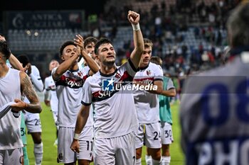 2024-10-29 - Team Bologna FC Esultanza, Joy, Postgame, Ricardo Orsolini of Bologna FC - CAGLIARI CALCIO VS BOLOGNA FC - ITALIAN SERIE A - SOCCER