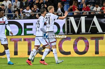 2024-10-29 - Jens Odgaard of Bologna FC, Esultanza, Joy After scoring goal, - CAGLIARI CALCIO VS BOLOGNA FC - ITALIAN SERIE A - SOCCER