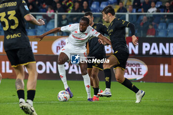 2024-10-31 - Serie A, Genova, Day 10, Stadio Ferraris, Genoa - Fiorentina, in the photo: Kouame and Vogliacco - GENOA CFC VS ACF FIORENTINA - ITALIAN SERIE A - SOCCER