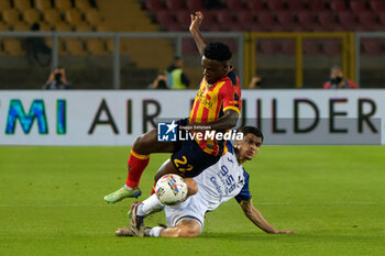 2024-10-29 - Lameck Banda of US Lecce in action against Reda Belahyane of Hellas Verona - US LECCE VS HELLAS VERONA FC - ITALIAN SERIE A - SOCCER